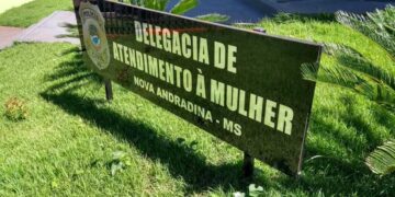 Homem visita ex-companheira com pastor, pede abrigo e faz ameaças