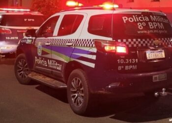 Dupla com tornozeleiras é flagrada com simulacro durante comemorações eleitorais em Nova Andradina