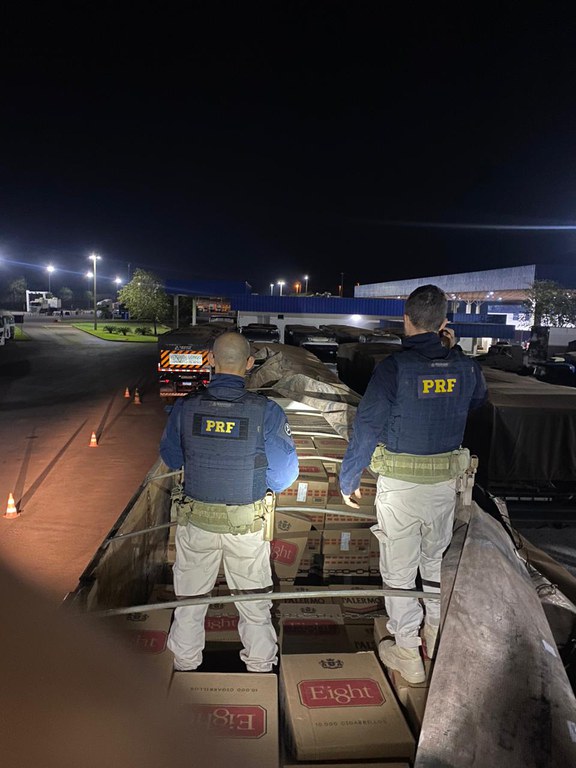 PRF apreende 600 mil maços de cigarros contrabandeados em Eldorado