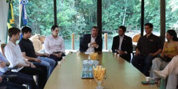 Fiems jovem se reúne com Governador Eduardo Riedel para debate sobre futuro econômico de Mato Grosso do Sul