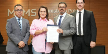 Adriane Lopes renova compromisso com a primeira infância e promete eliminar filas nas EMEIs