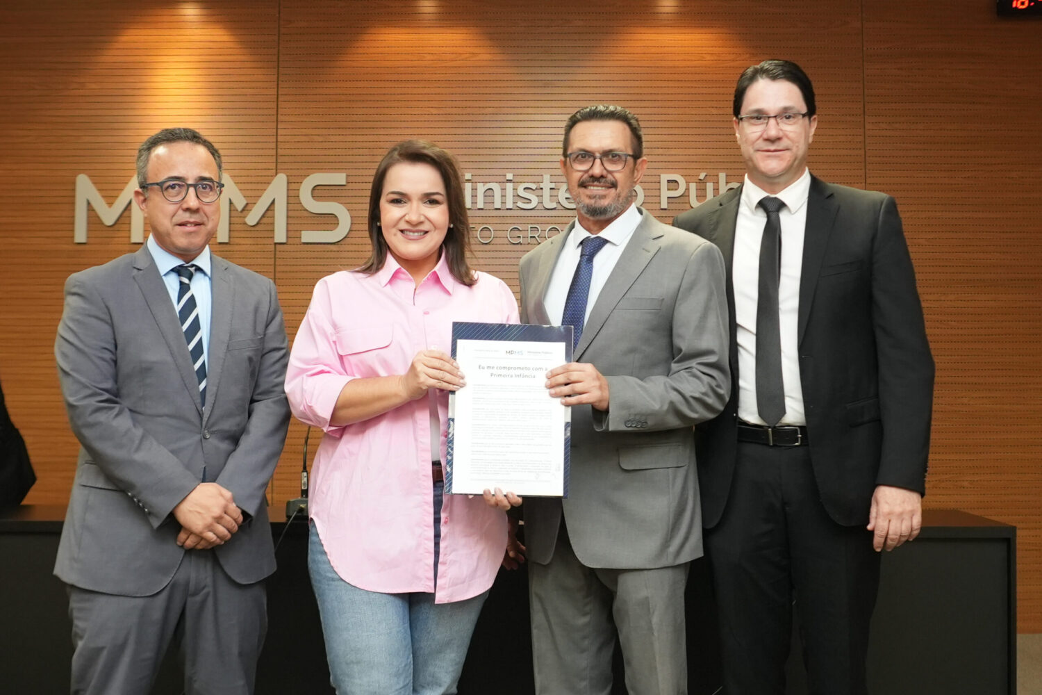 Adriane Lopes renova compromisso com a primeira infância e promete eliminar filas nas EMEIs