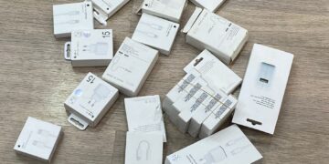 Polícia mira em lojas de acessórios e revenda de produtos piratas para celulares