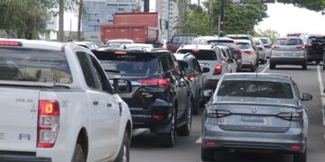 Prazo para licenciamento de veículos com placa final 0 termina em 31 de outubro