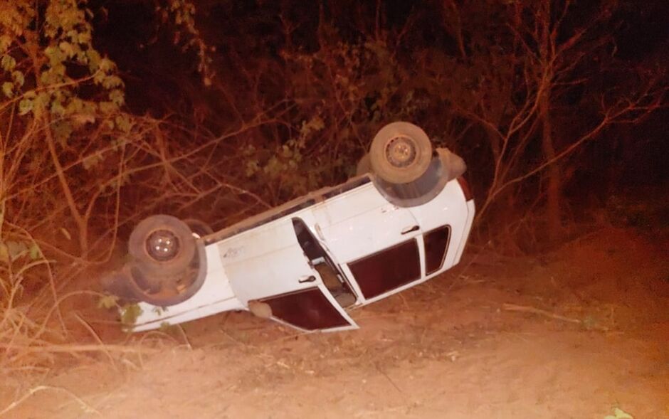 Capotamento na MS-423 deixa jovem ferido em Rio Verde do Mato Grosso