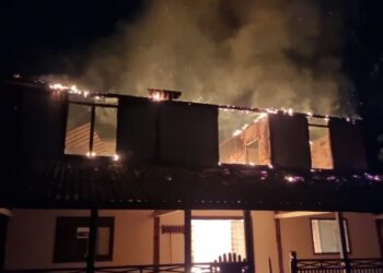 Incêndio destrói sobrado em fazenda no Pantanal de Corumbá; bombeiros agiram rápido, mas não evitaram perdas