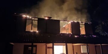 Incêndio destrói sobrado em fazenda no Pantanal de Corumbá; bombeiros agiram rápido, mas não evitaram perdas