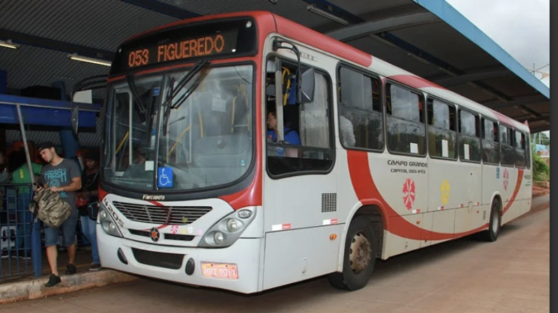 Por impasse no reajuste salarial, motoristas de ônibus ameaçam greve em Campo Grande 