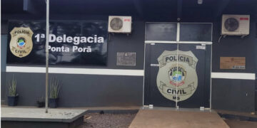 Homem é preso ao mostrar p*nis para crianças em frente à escola infantil em