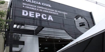 Pai oferece filha de 1 ano para ser estuprada e polícia investiga 