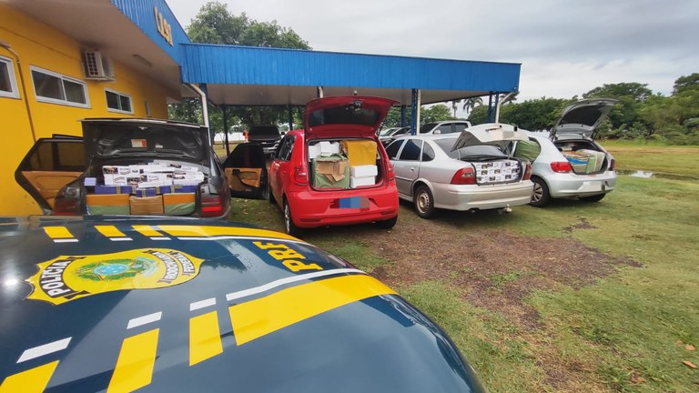 PRF apreende quatro veículos com mercadorias estrangeiras em Brasilândia”