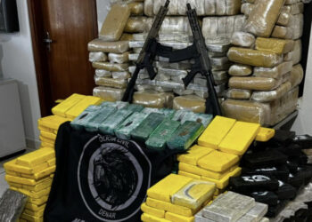 Fuzis e carga milionária de cocaína são apreendidas em MS