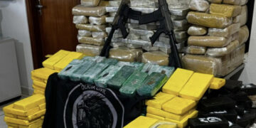 Fuzis e carga milionária de cocaína são apreendidas em MS