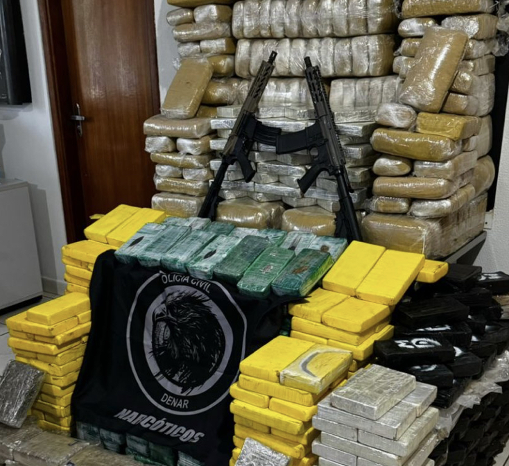 Fuzis e carga milionária de cocaína são apreendidas em MS