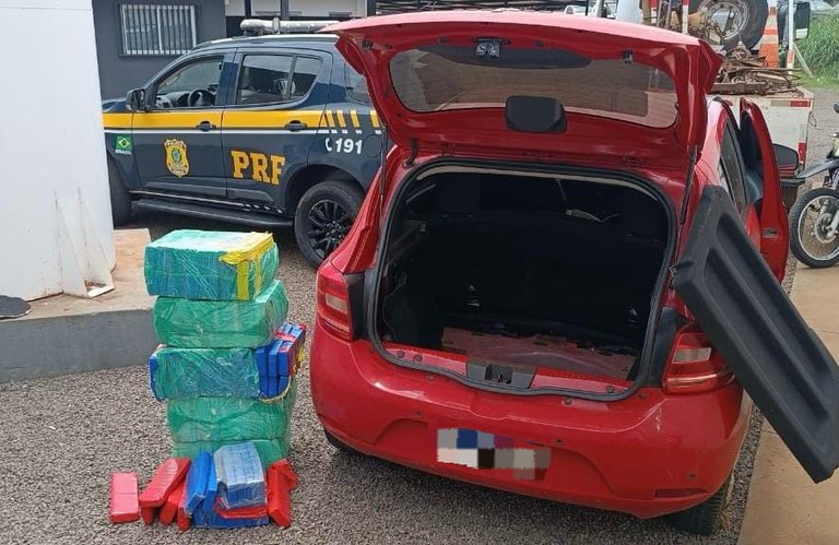PRF apreende 129 Kg de maconha em Bataguassu