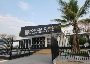 Jovem é preso em Coxim por ameaçar a mãe com facão exigindo dinheiro para drogas