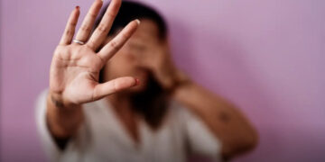 Duas em cada 10 brasileiras já sofreram ameaça de morte de parceiros