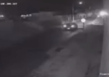 Vídeo: motociclista de 19 anos é socorrido em estado grave ao ser atropelado em Dourados