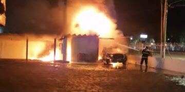 Caminhonete é destruída por fogo e gerador explode em hotel de Coxim