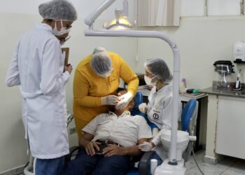 Mutirão de combate ao câncer de boca realiza 170 exames e encaminha pacientes para tratamento especializado na Capital