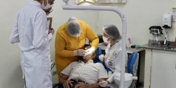 Mutirão de combate ao câncer de boca realiza 170 exames e encaminha pacientes para tratamento especializado na Capital