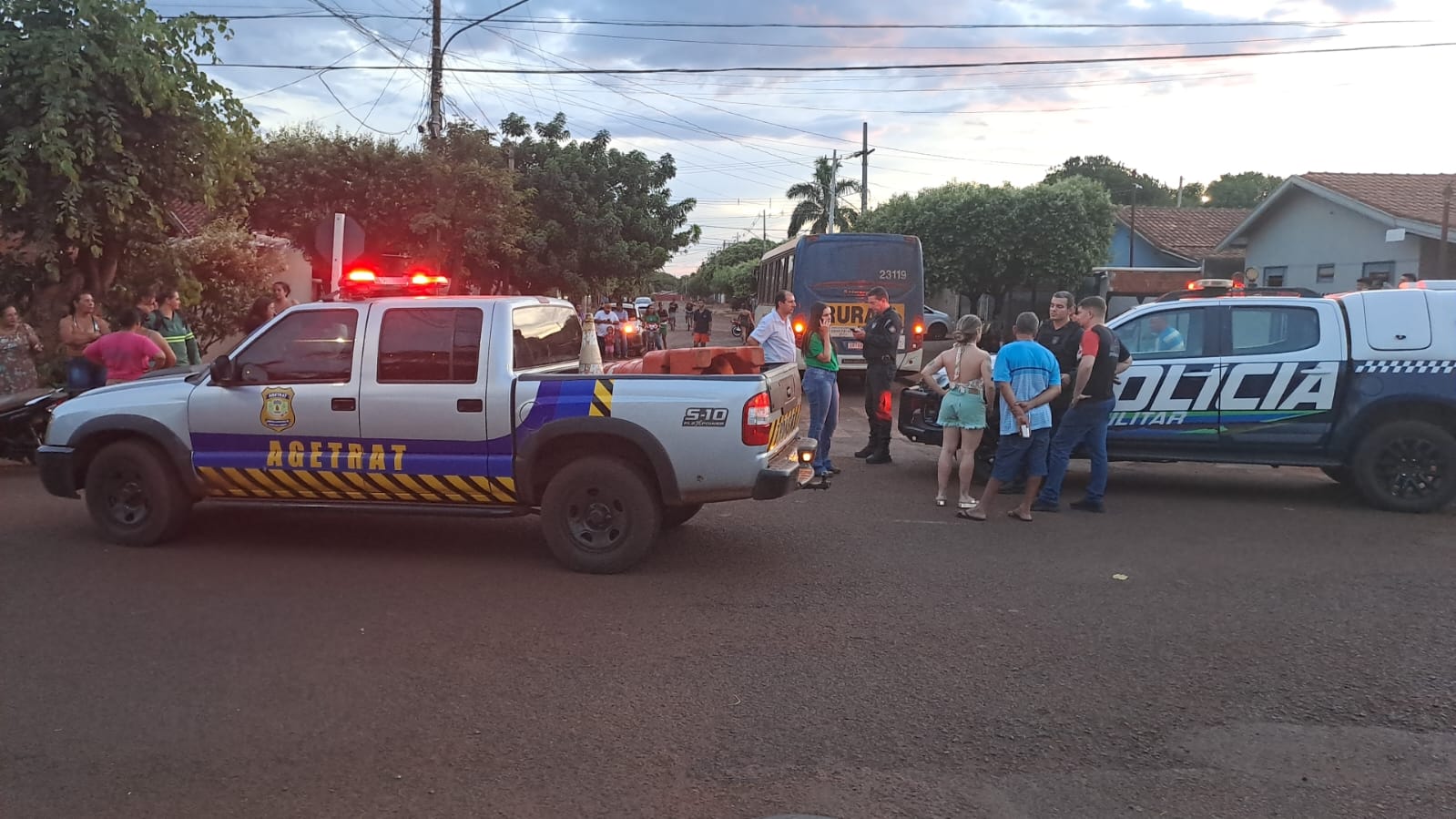 Mulher de 45 anos m0rr3 após colisão com ônibus em Rio Brilhante
