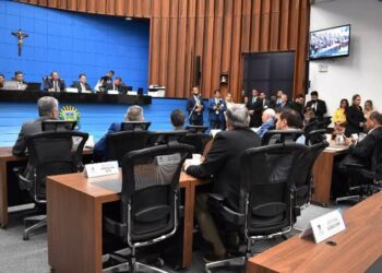 Deputados realizam na sessão desta quarta-feira eleição da Mesa Diretora para 2025 e 2026