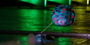 Coringa: homem que “explodiu” próximo ao STF usava terno com símbolos de baralho 