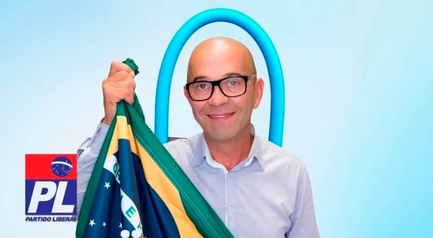 Imagens mostram momento em que homem jogou bombas no STF e m*rreu