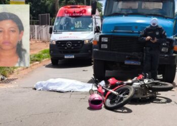 Imagens fortes: Bombeiro e Samu tentam salvar, mas motociclista m*rre após ser prensada por caminhão 