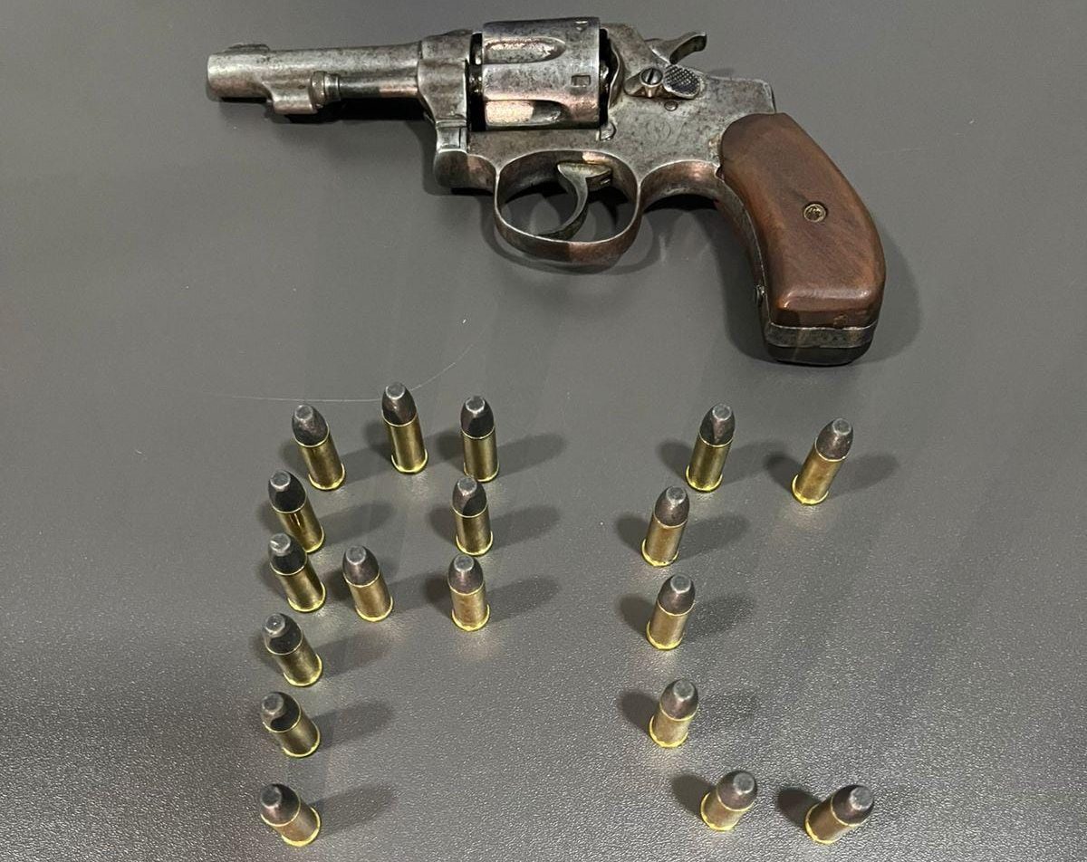 Operação da Polícia Civil resulta na prisão de dois indivíduos por comércio ilegal de armas em Bataguassu