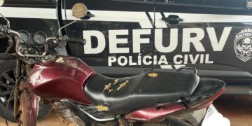 Polícia apreende motocicleta com placa falsa em abordagem na Avenida Ernesto Geisel
