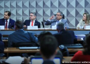 CPI das Bets convoca Gusttavo Lima e convida Felipe Neto para deporem