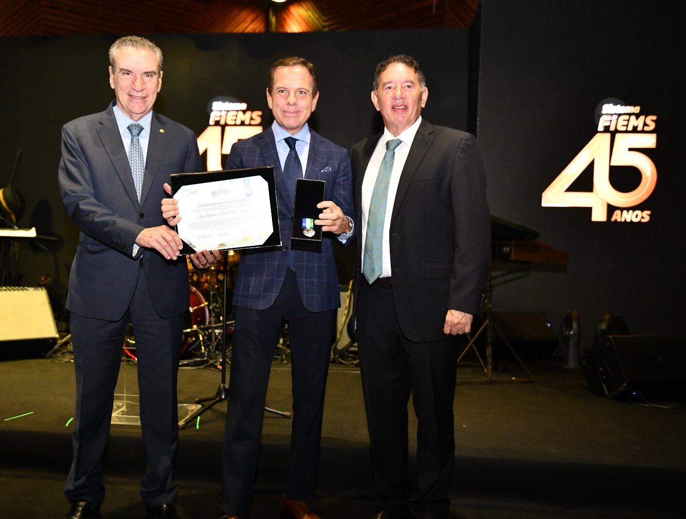 João Doria recebe Comenda do Mérito Legislativo das mãos de Paulo Corrêa e Gerson Claro