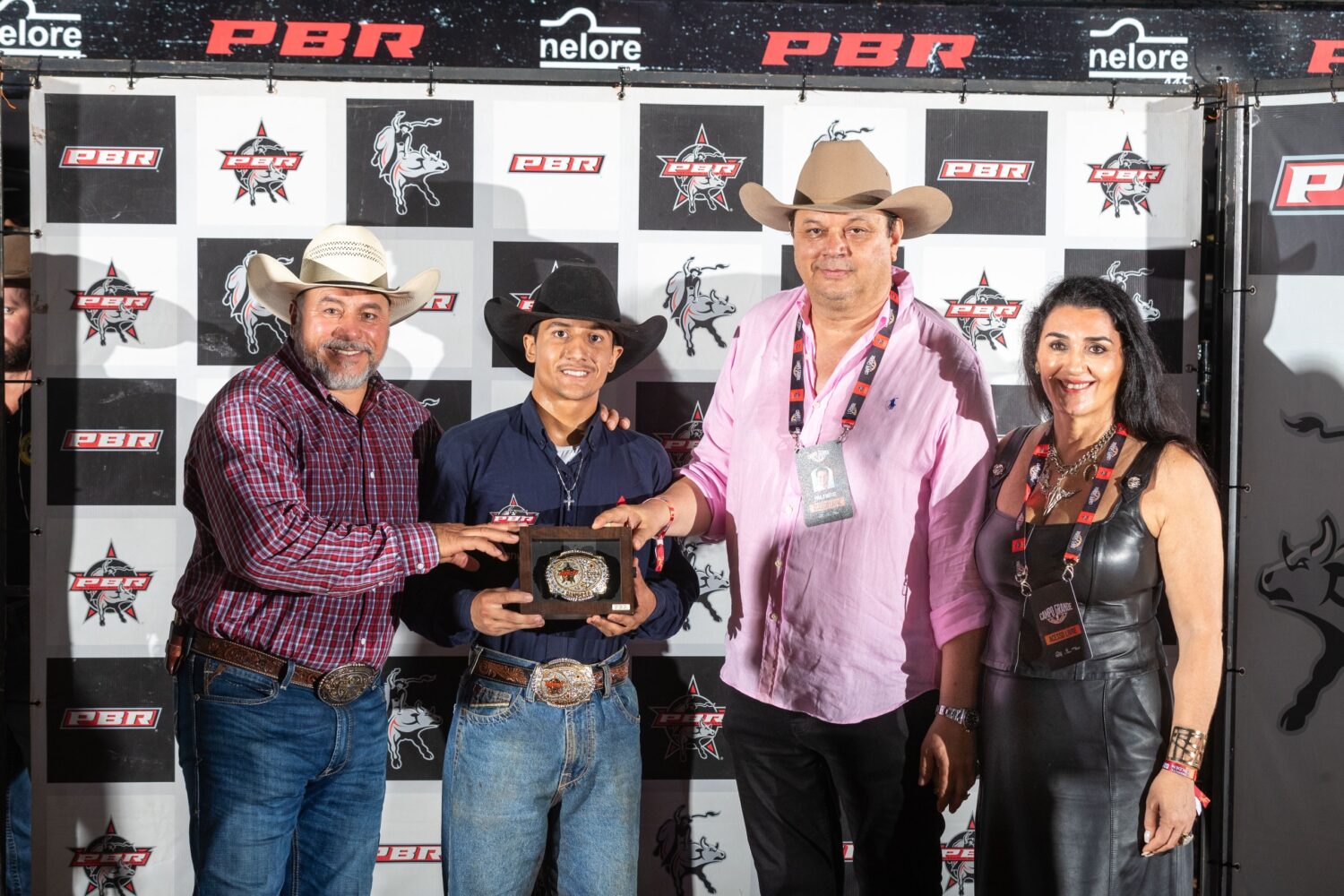 Gustavo Luiz brilha e conquista primeiro título pela PBR no Campo Grande Rodeo Music