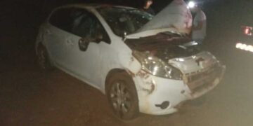 Capotamento em estrada de Nova Andradina deixa veículo destruído