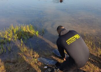 Equipe do Corpo de Bombeiros realiza busca por homem desaparecido no Rio Ivinhema, em Angélica