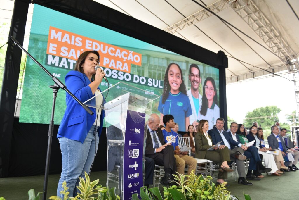 13º estará na conta dia 20, avisa Adriane Lopes