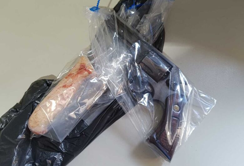 Homem é preso por violência doméstica e posse ilegal de arma em Dourados
