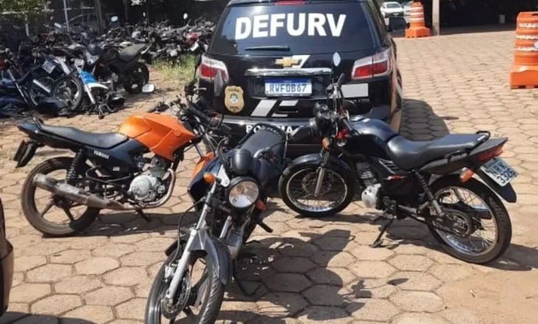 Perseguição policial em Campo Grande resulta na prisão de dois e apreensão de motocicletas irregulares