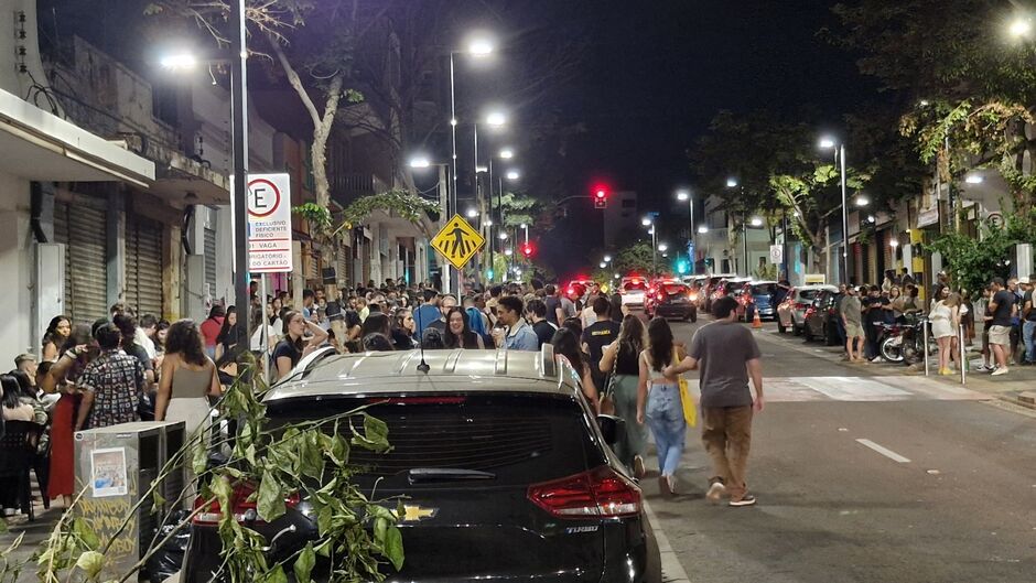 Após fase de “amor” na campanha, bares da 14 são alvo de operação policial