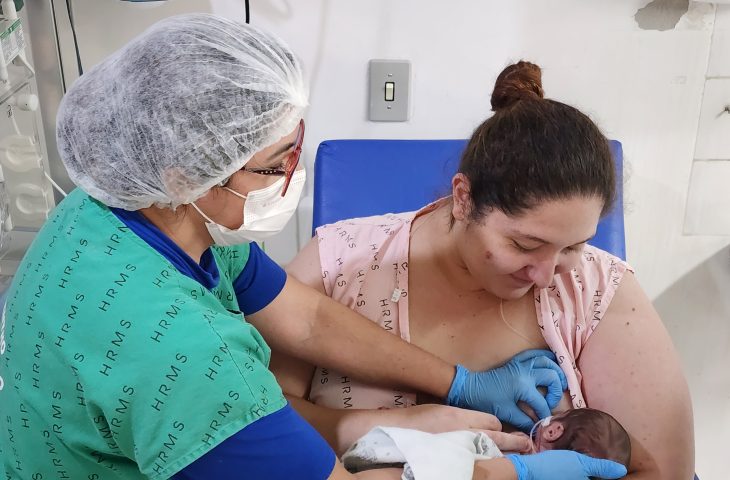 HRMS oferece curso online para aprimorar atendimento a mães e recém-nascidos