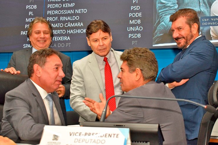 Oito projetos estão pautados para a Ordem do Dia desta quarta-feira