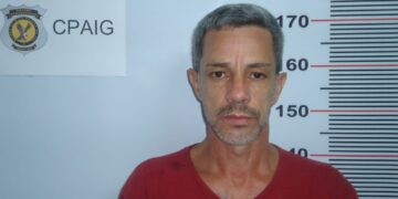 Homem rouba e ameaça motorista de aplicativo, troca tiro com o Choque e morre 