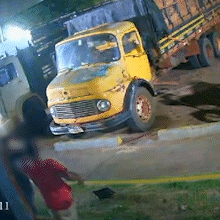 Vídeo: preso homem que matou outro a golpes de faca em posto de combustíveis em MS