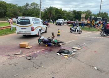 Entregador de salgados morre atropelado por carreta em BR de Coxim