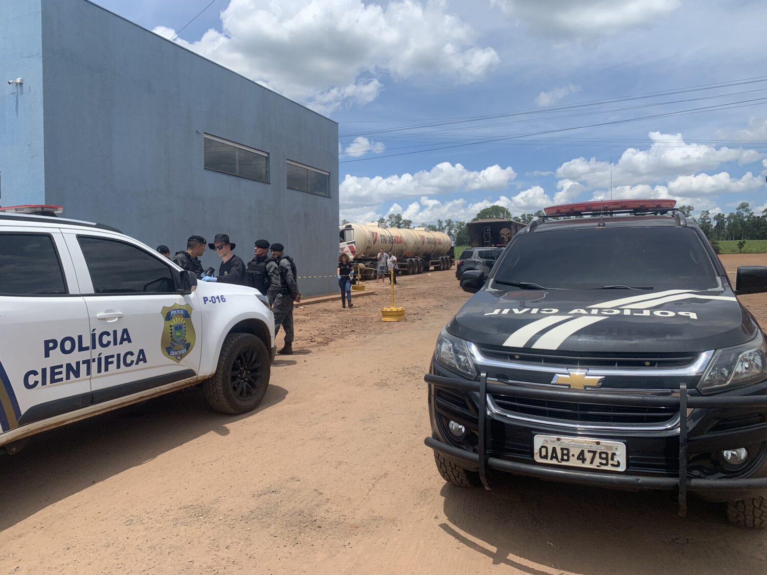 Antes de atacar ex com 20 facadas, homem tentava garantir fuga pedindo carona em posto na Capital