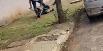 Rapaz apanha de motorista após batida na Avenida Mato Grosso