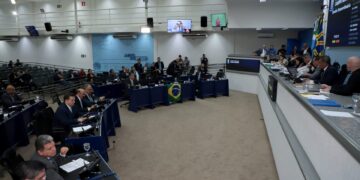 Dois vetos e três projetos estão pautados para a sessão desta terça-feira