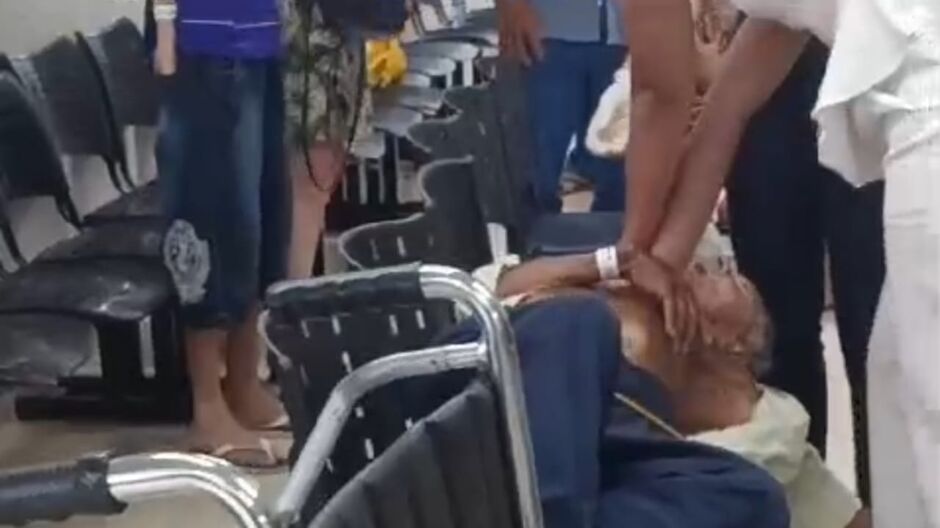 Vídeo: idoso morre esperando atendimento no HRMS 